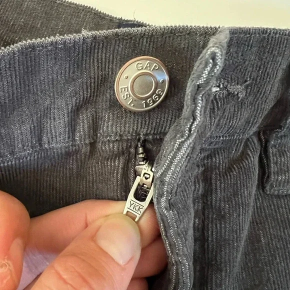 GAP Gray Corduroy Shorts Raw Hem Size 10 - Picture 8 of 13